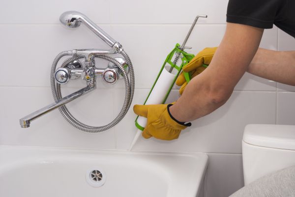 Bathtub Caulking in Kailua Kona